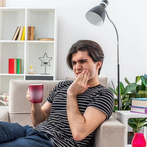 İmplant Vidası Takıldıktan Sonra Ne Zaman Yemek Yenir?